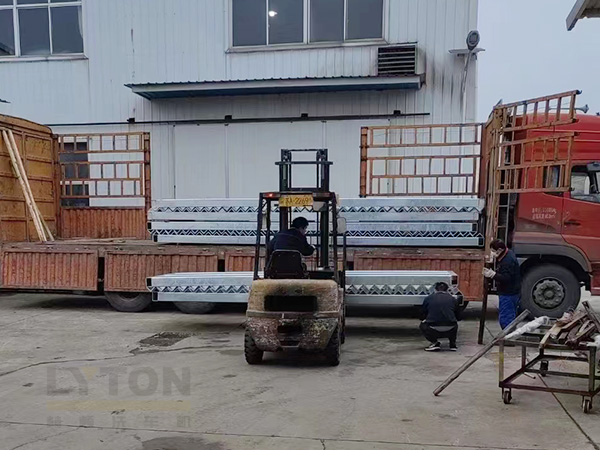 南京林頓全自動洗車機(jī)冬日再迎發(fā)貨潮!
