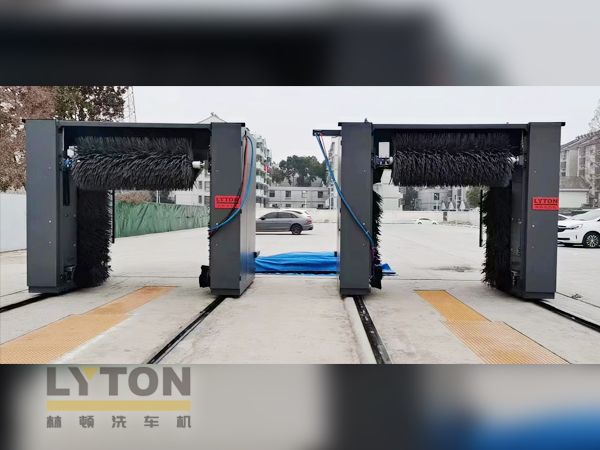 值此盛世華誕之際！林頓全自動(dòng)洗車機(jī)衷心祝愿?jìng)ゴ蟮淖鎳?guó)永遠(yuǎn)繁榮昌盛！